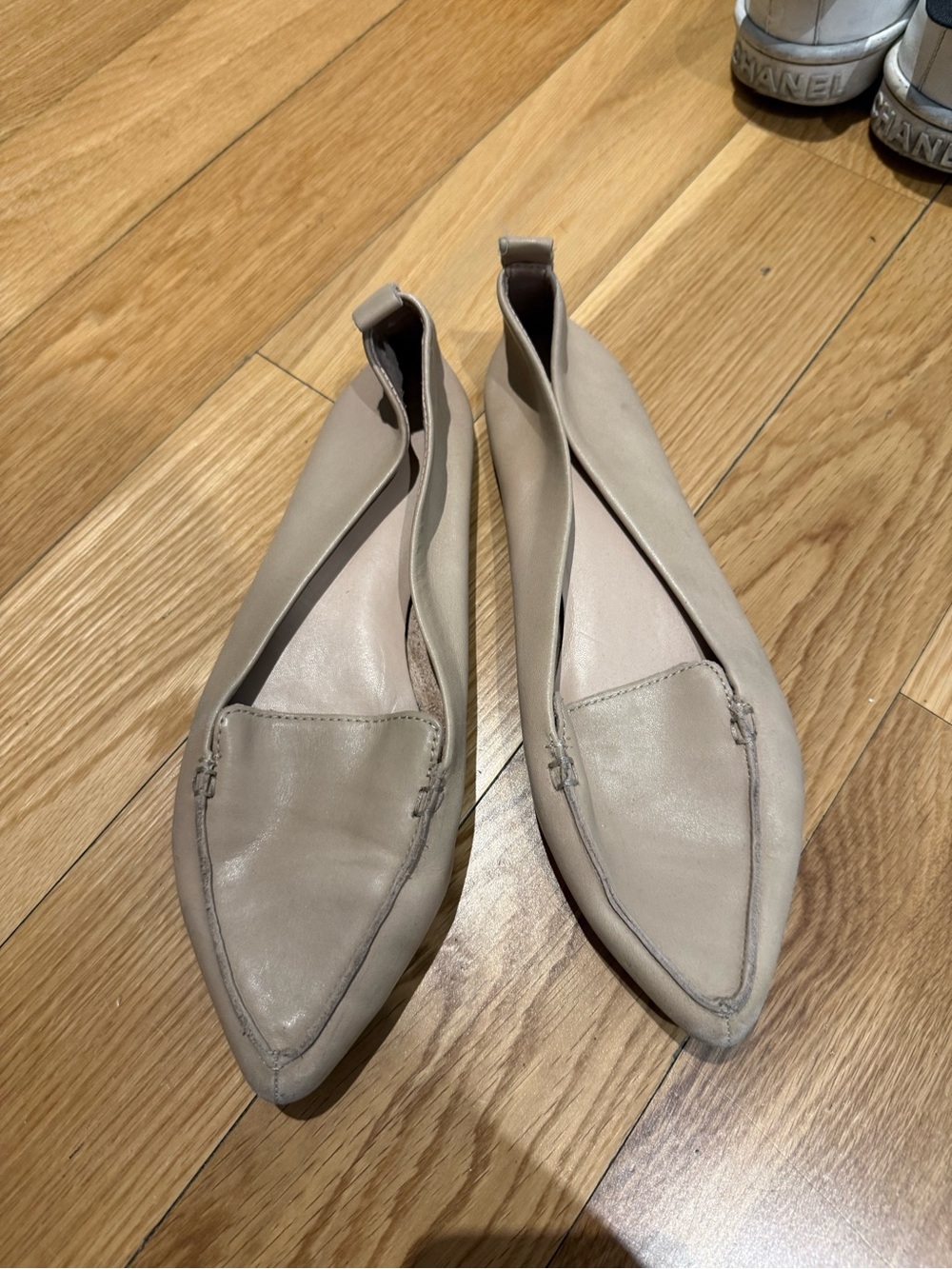 ALDO Beige Pointed-Toe Leather Flats Size 6.5